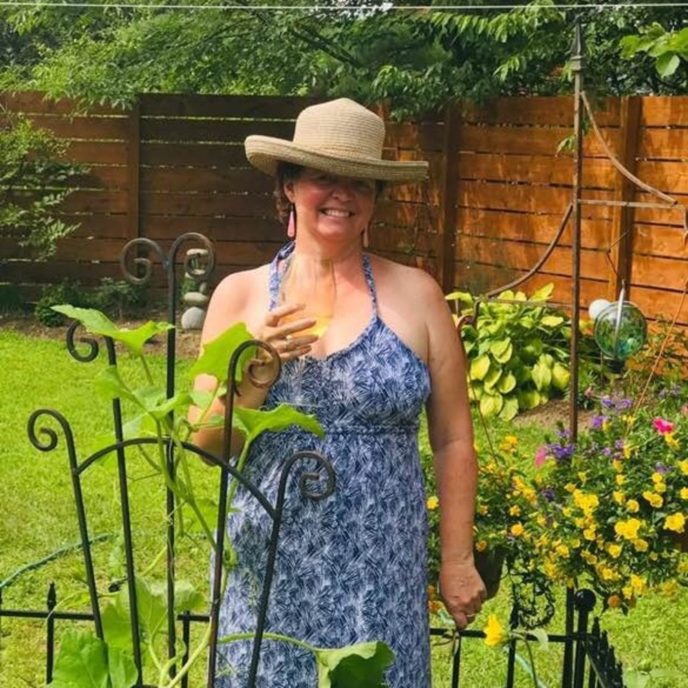 Meet your Posher, Suzanne